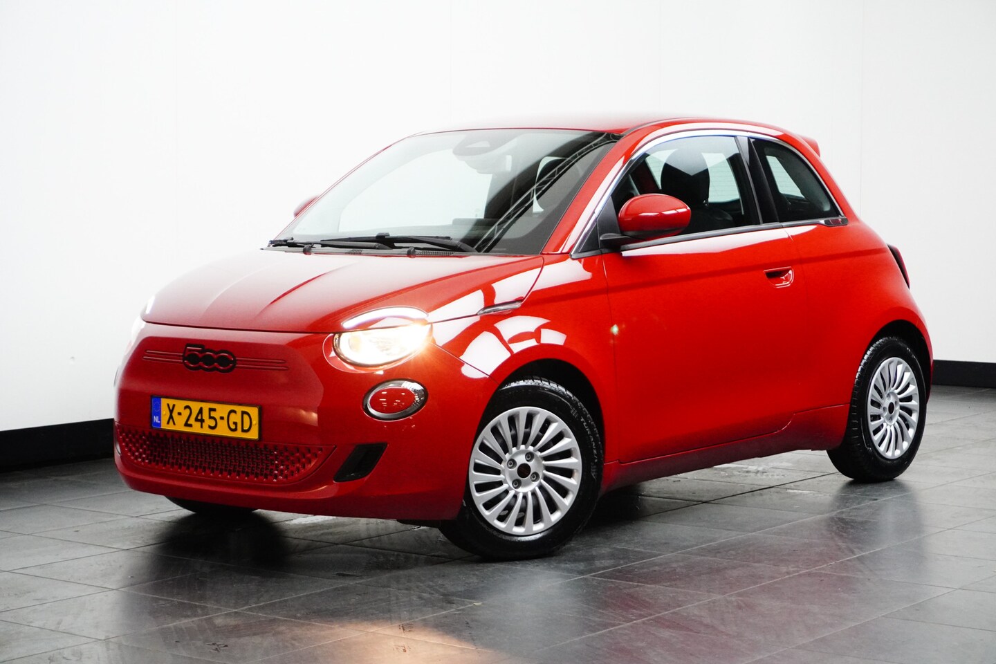 Fiat 500 - RED 24 kWh "Vraag een vrijblijvende offerte aan!" - AutoWereld.nl