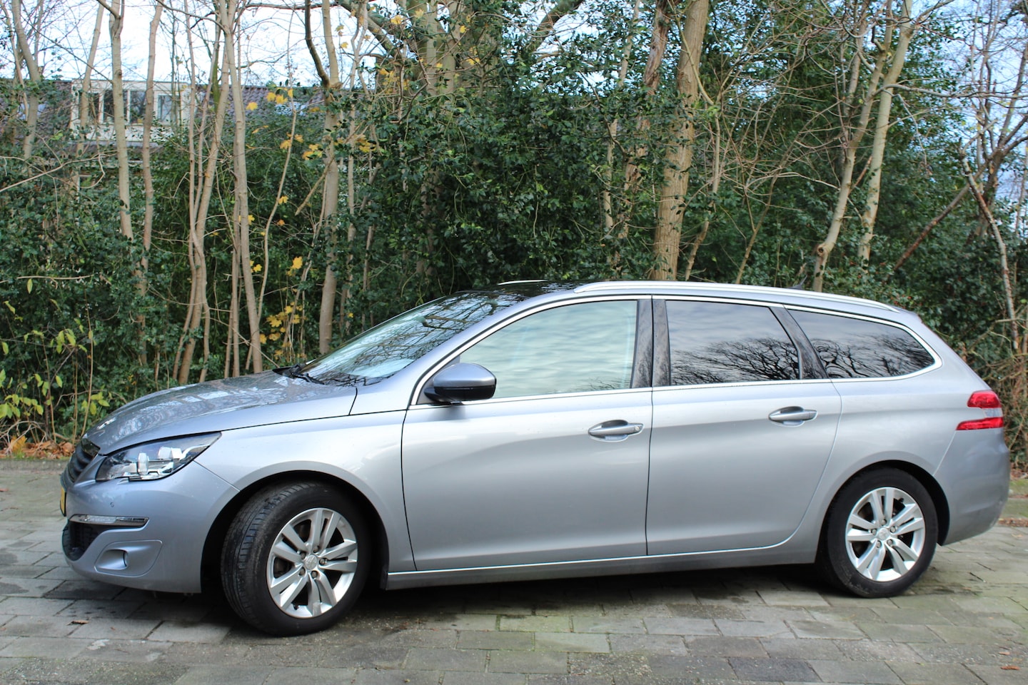 Peugeot 308 SW - 1.6 BlueHDI Blue Lease Executiveb trekhaak panorama dak - AutoWereld.nl