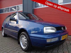 Volkswagen Golf - 1.6 Milestone Stuurbekrachtiging 109DKm NAP NL-Auto 5DRS Open-Dakje