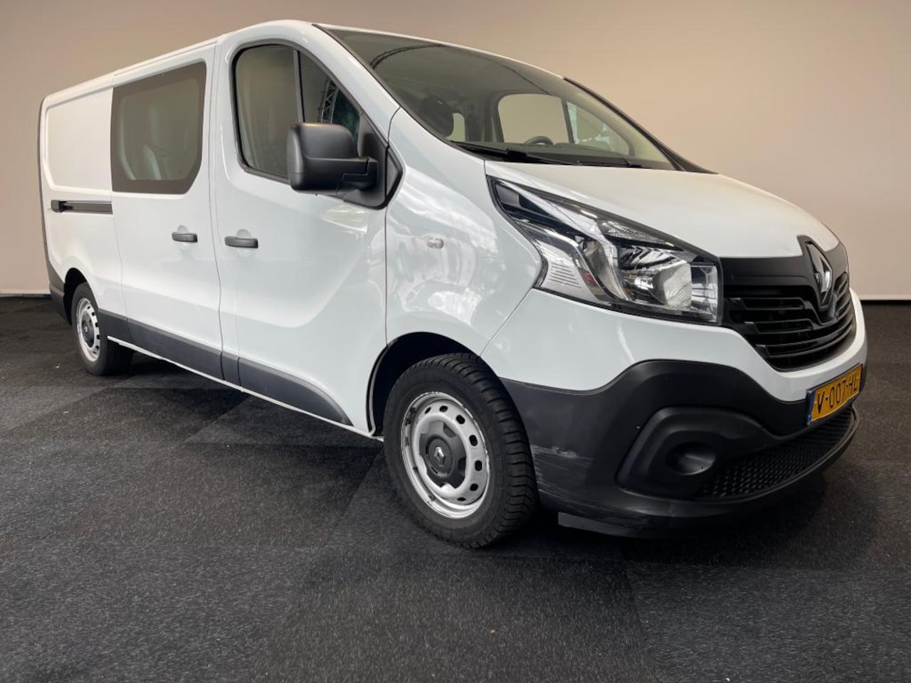 Renault Trafic - DC L2H1 dubbel cabine 5 persoons Euro 6 - AutoWereld.nl