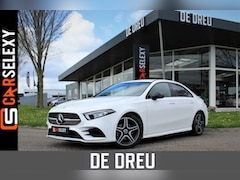 Mercedes-Benz A-klasse - 200 AMG-Line Automaat | NIGHT | CAMERA | LED | INPARKEERSYSTEEM |