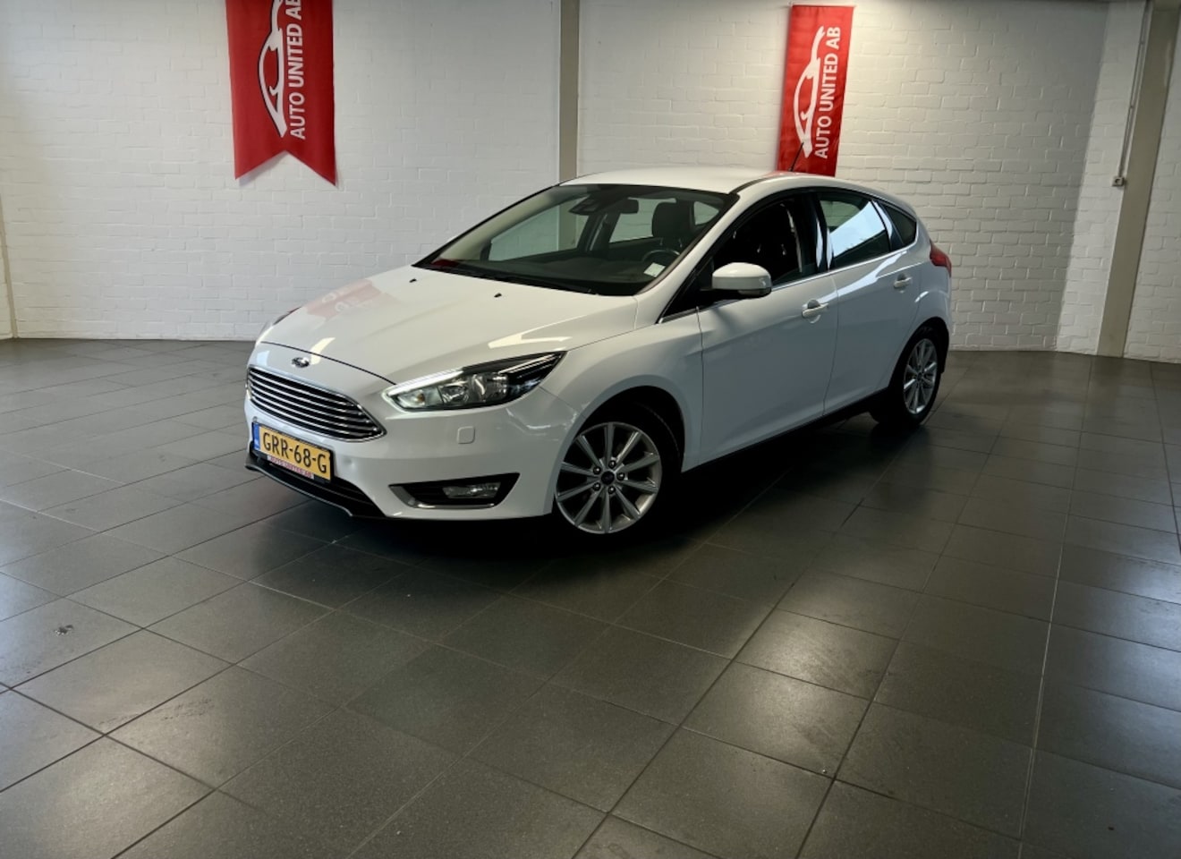 Ford Focus Wagon - 1.0 EcoB. Tit. Bns - AutoWereld.nl