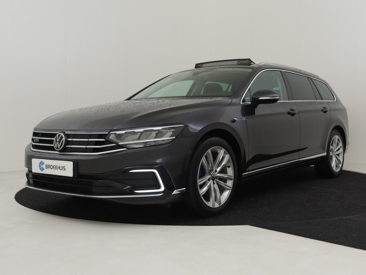 Volkswagen Passat Variant - 1.4 TSI PHEV GTE Business 218pk | Panorama dak | Adaptief cruise control | Navigatie | Hea - AutoWereld.nl