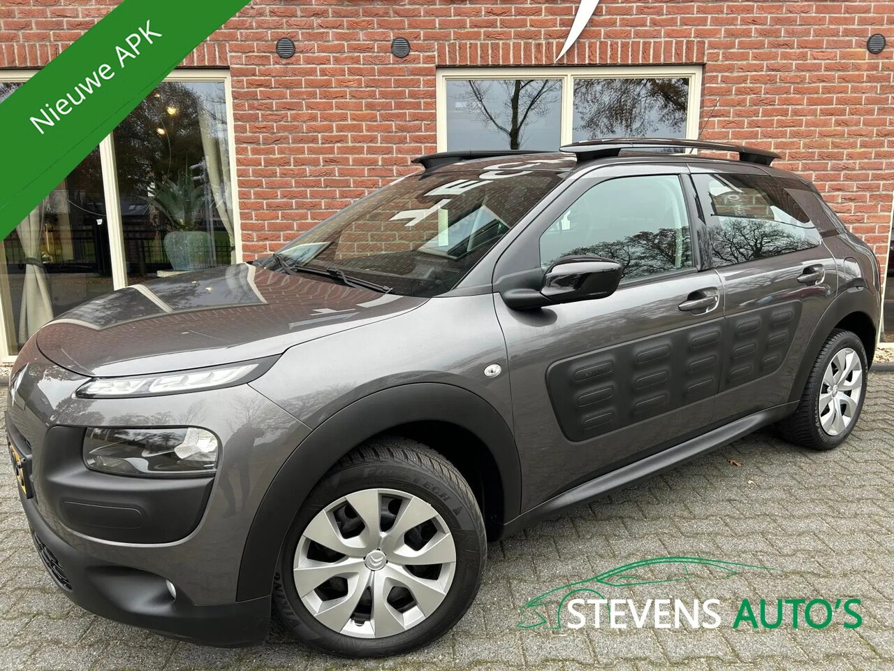 Citroën C4 Cactus - 1.2 PureTech Business NIEUWE APK / NAVI / CLIMA / CRUISE - AutoWereld.nl