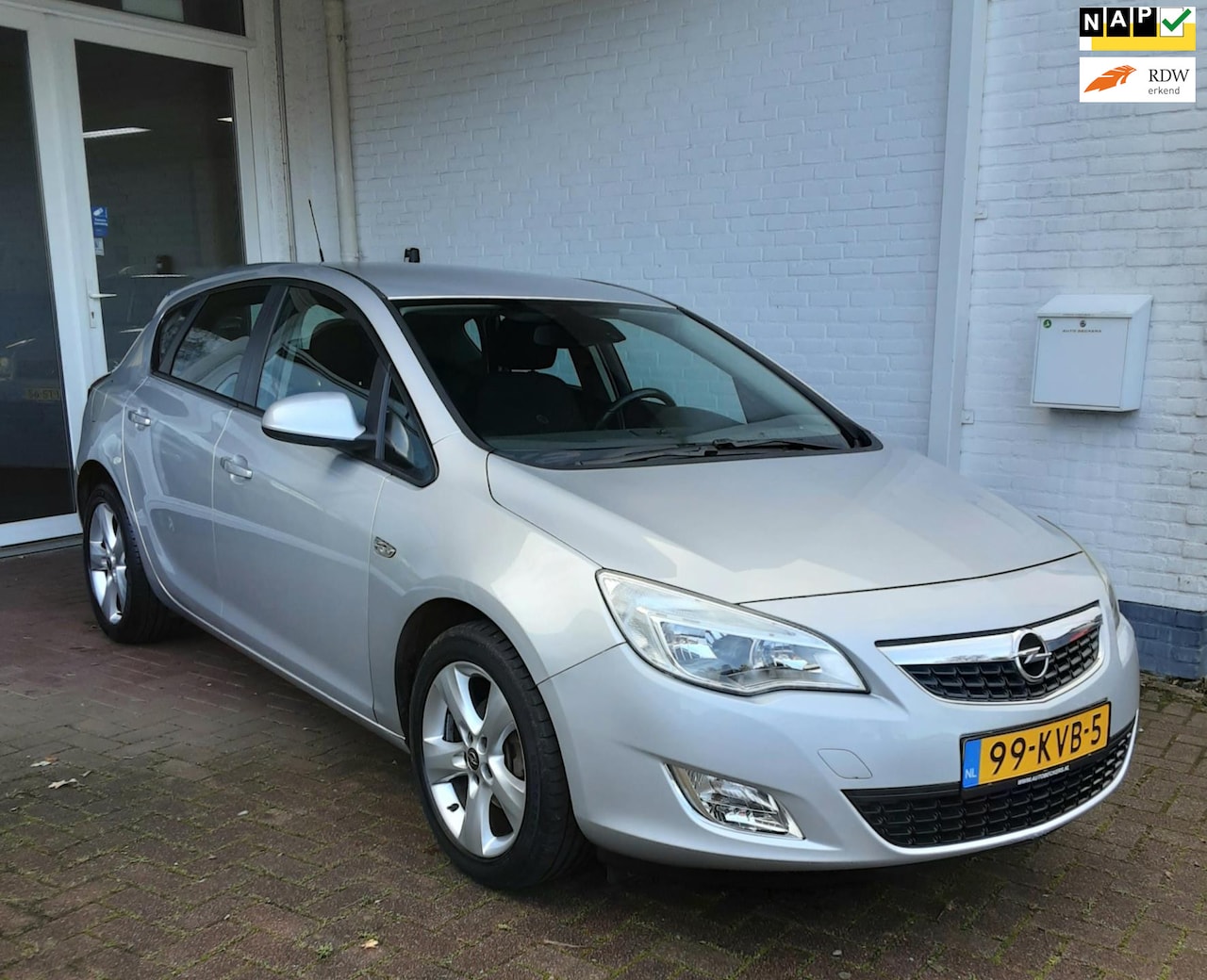 Opel Astra - 1.6 Edition * 5DRS / AIRCO / TREKHAAK* - AutoWereld.nl