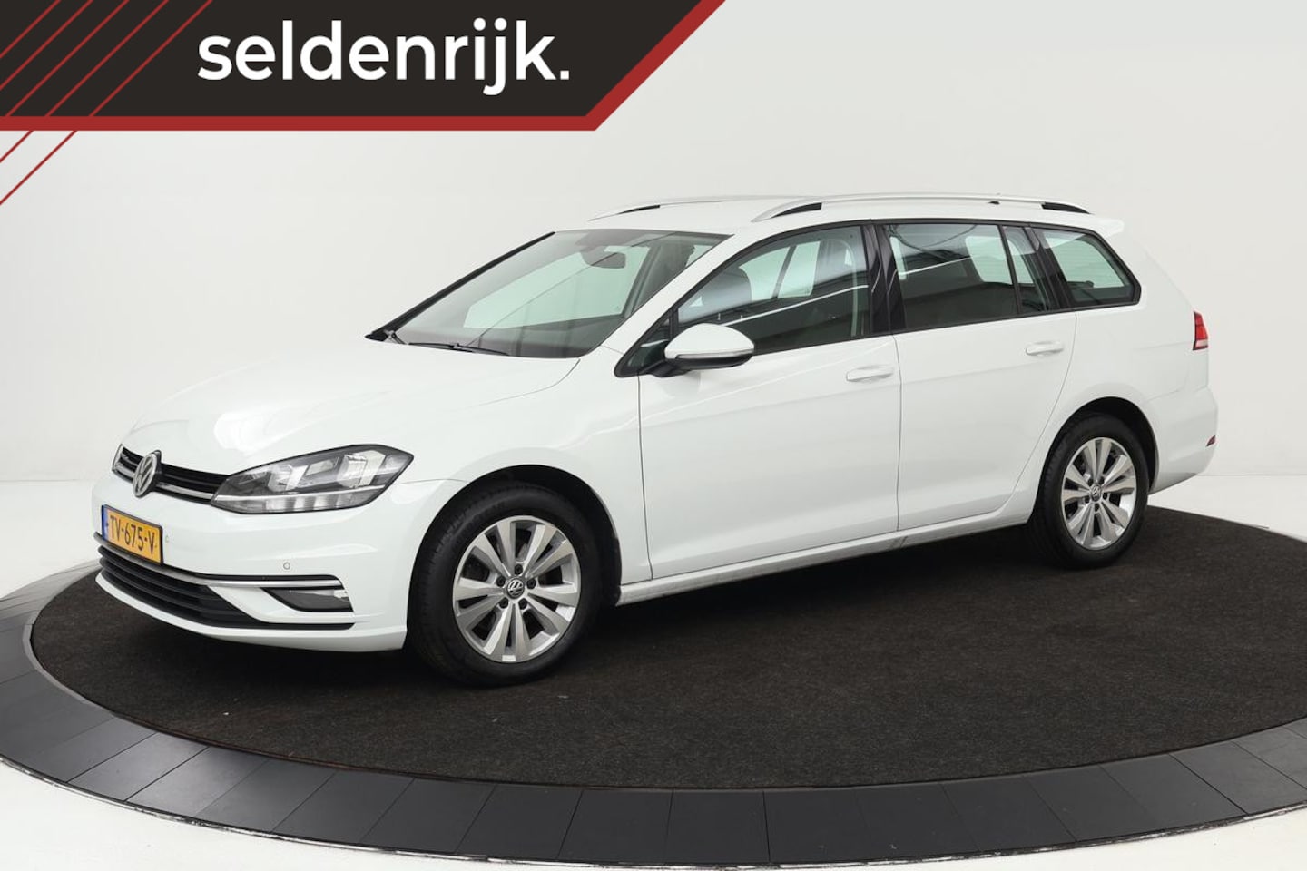 Volkswagen Golf Variant - 1.6 TDI Comfortline | Stoelverwarming | Trekhaak | Adaptive cruise | Massage | Carplay | C - AutoWereld.nl