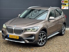 BMW X1 - SDrive20i VDL Nedcar Edition | Lederen bekleding | Head-up display | Stoelverwarming | Spo