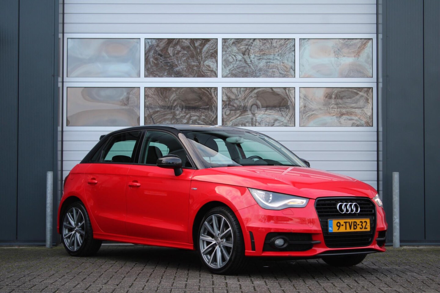 Audi A1 Sportback - 1.2 TFSI Admired S-Line 5-Deurs Airco/Cruise/Navi/Bluetooth/Bi-Xenon/17"LM/ISOFIX/Radio.CD - AutoWereld.nl