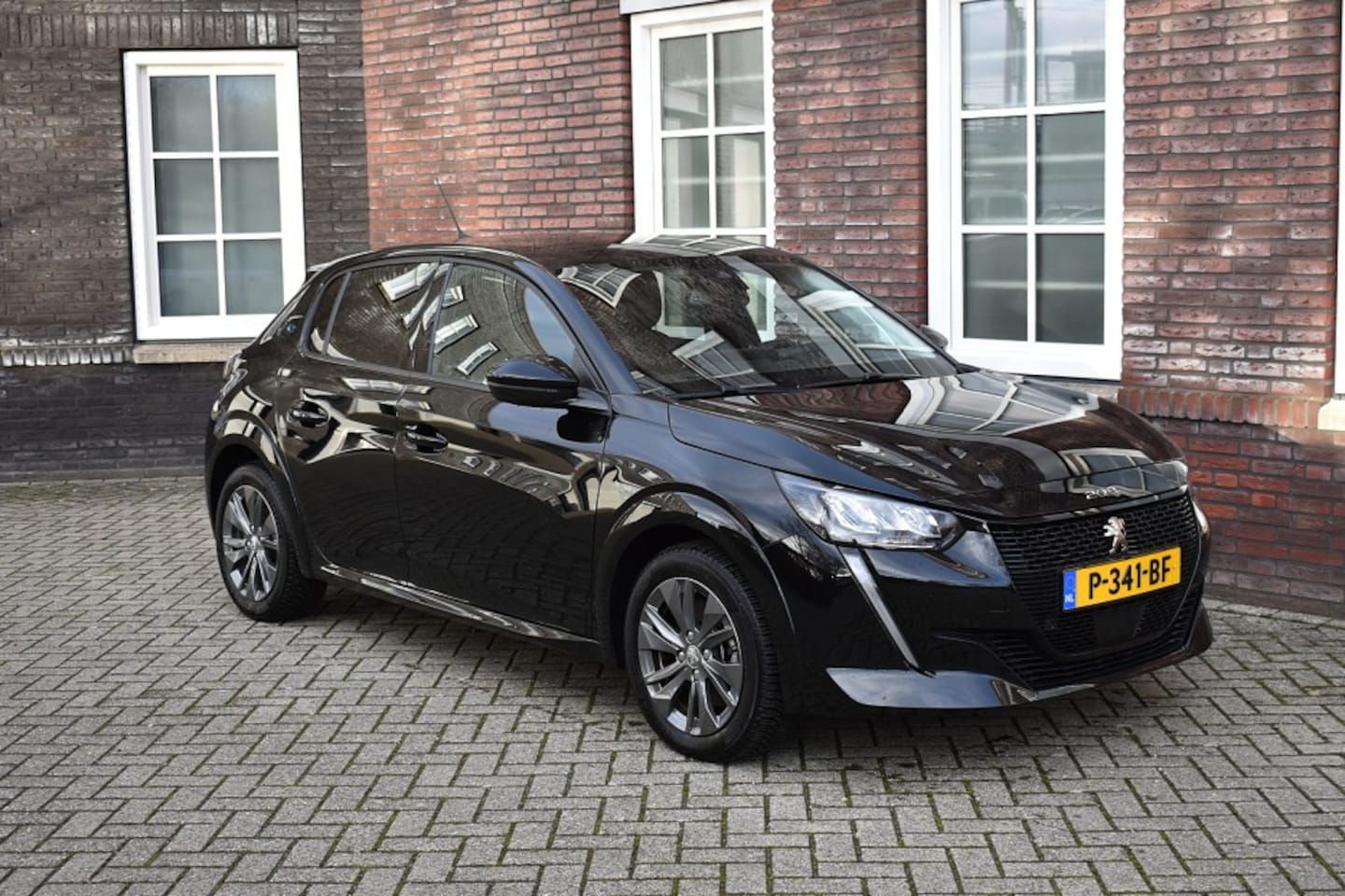 Peugeot e-208 - EV Allure Pack 50 kWh - AutoWereld.nl