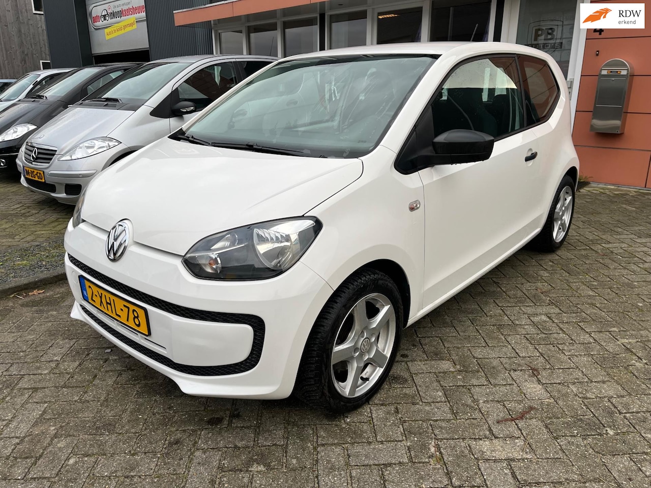 Volkswagen Up! - 1.0 take up! BlueMotion airco zeer nette auto - AutoWereld.nl