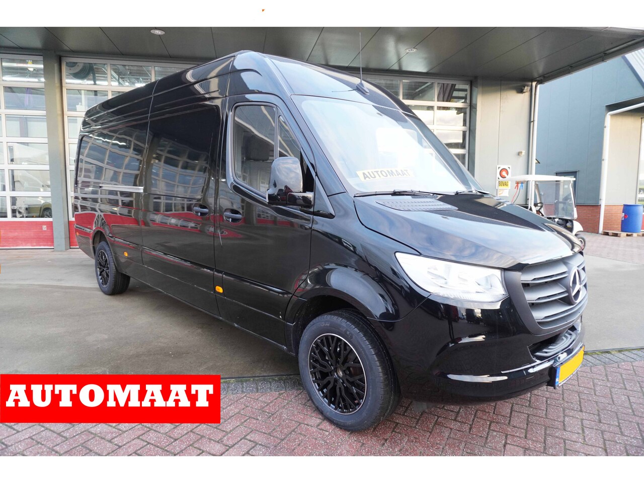 Mercedes-Benz Sprinter - 317CDI 170PK L3H2 RWD Automaat Bumpers in de kleur Nr. V105 | Airco | Navi | Cruise | Came - AutoWereld.nl