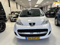 Peugeot 107 - 1.0-12V XR Nieuwe motor+Dynamo+waterpomp+ketting+Banden+remblok+koppelingsplaat