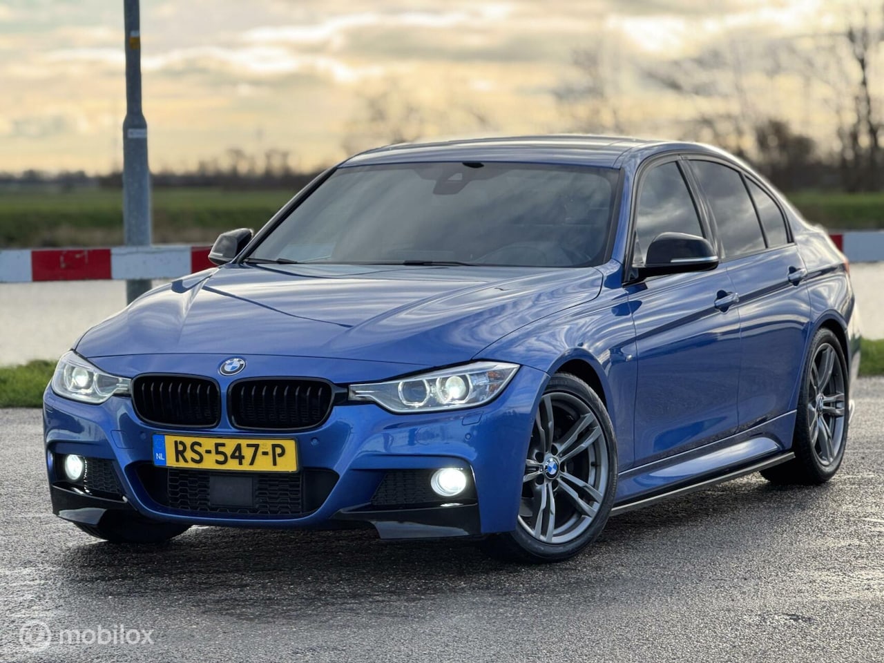 BMW 3-serie - 330d High Executive 330d High Executive, M-Pakket, Bomvol, Head Up ! - AutoWereld.nl