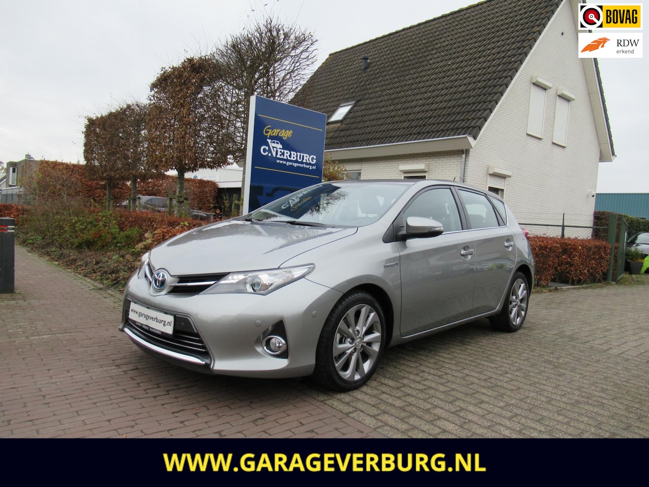 Toyota Auris - 1.8 Hybrid Executive (Keyless,1/2 Leer,Navi,Cruise,PDC,Automatisch inparkeren,stoelverwarm - AutoWereld.nl