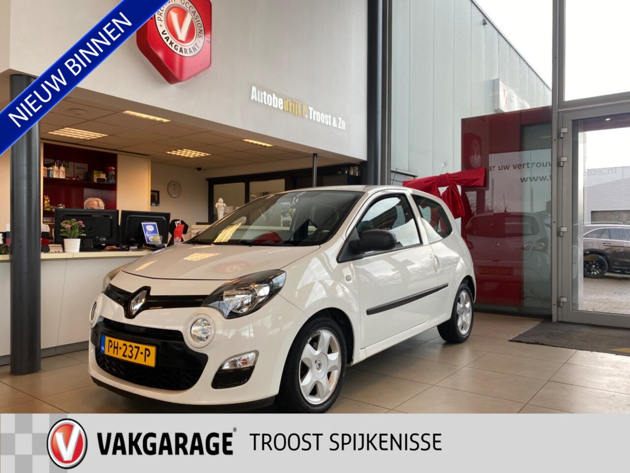 Renault Twingo - 1.2-16V Collection 1.2 16V Collection,Airco,Bleutooth,Usb Ipod Aansluiting,15 Inch Lmv - AutoWereld.nl