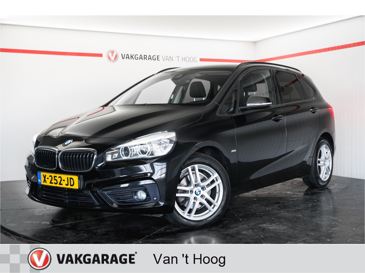 BMW 2-serie Active Tourer - 220i Centennial Sport High Executive - AutoWereld.nl