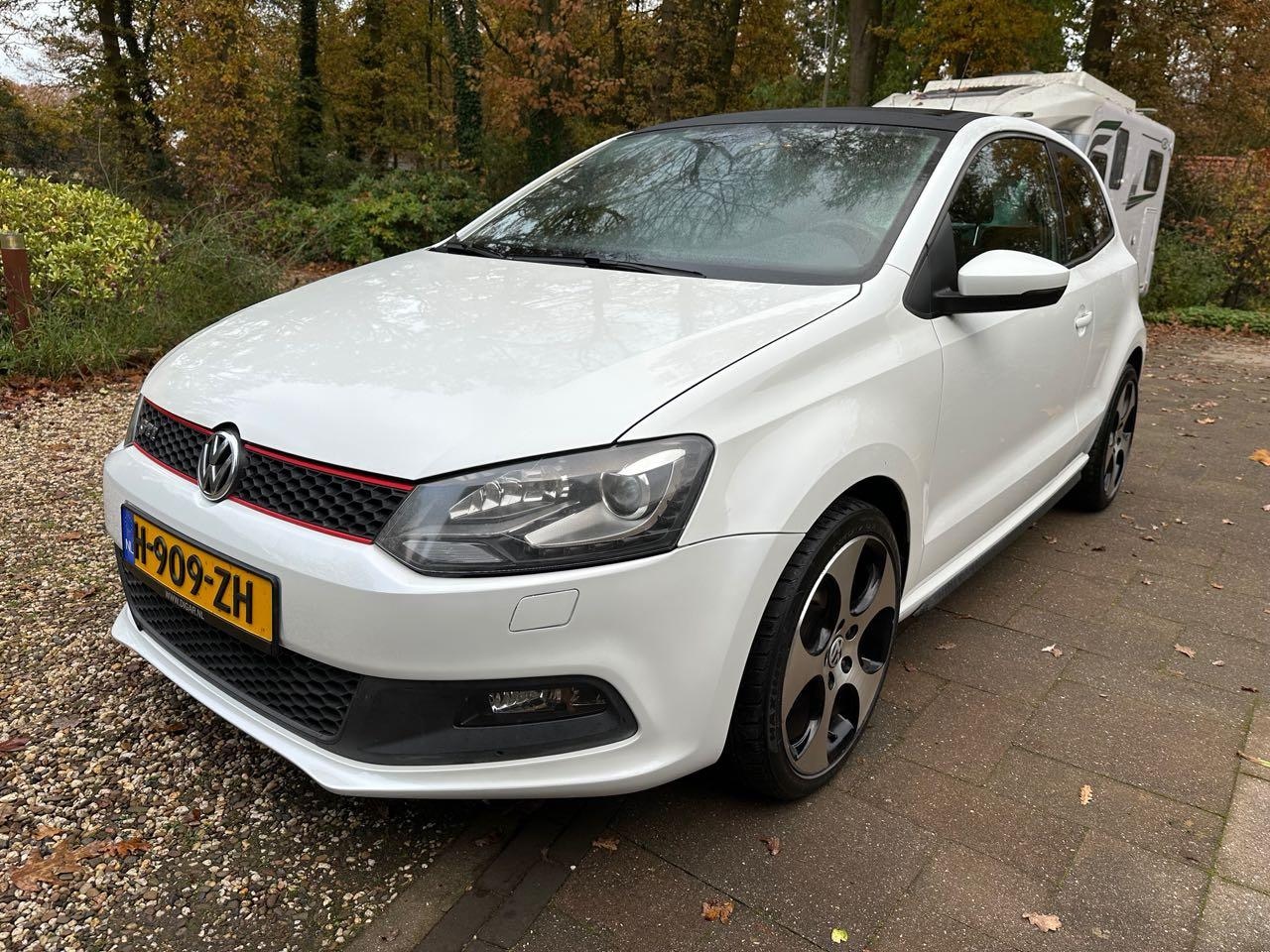 Volkswagen Polo - 1.4 TSI GTI DSG Panoramadak ECC Navigatie Alcantara/leer - AutoWereld.nl