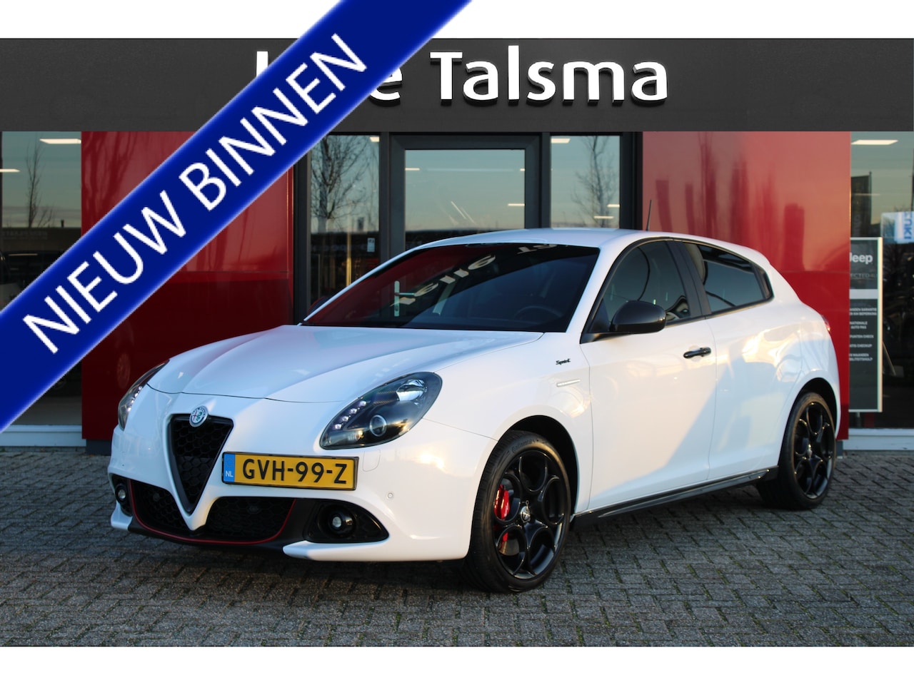 Alfa Romeo Giulietta - 1.4 Turbo Sprint | Achteruitrijcamera | Xenon Koplampen | Climate Control | 18" Lichtmetal - AutoWereld.nl