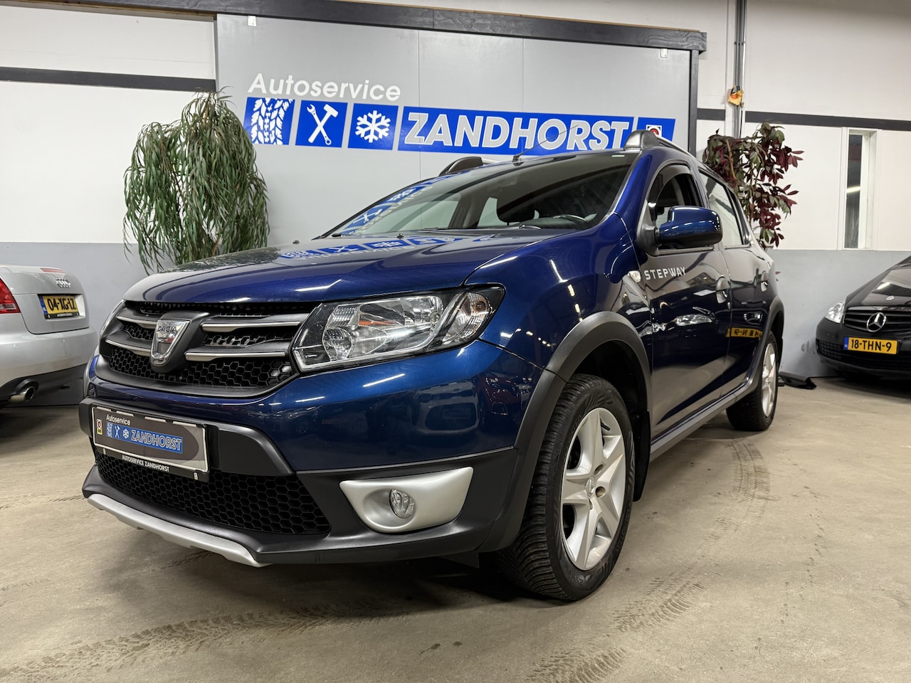 Dacia Sandero Stepway - 0.9 TCe Lauréate - AutoWereld.nl