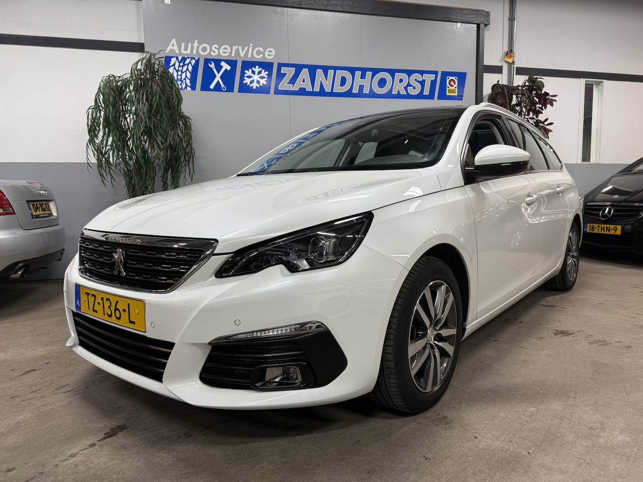 Peugeot 308 SW - 1.2 PureTech Allure 1.2 PureTech Allure - AutoWereld.nl