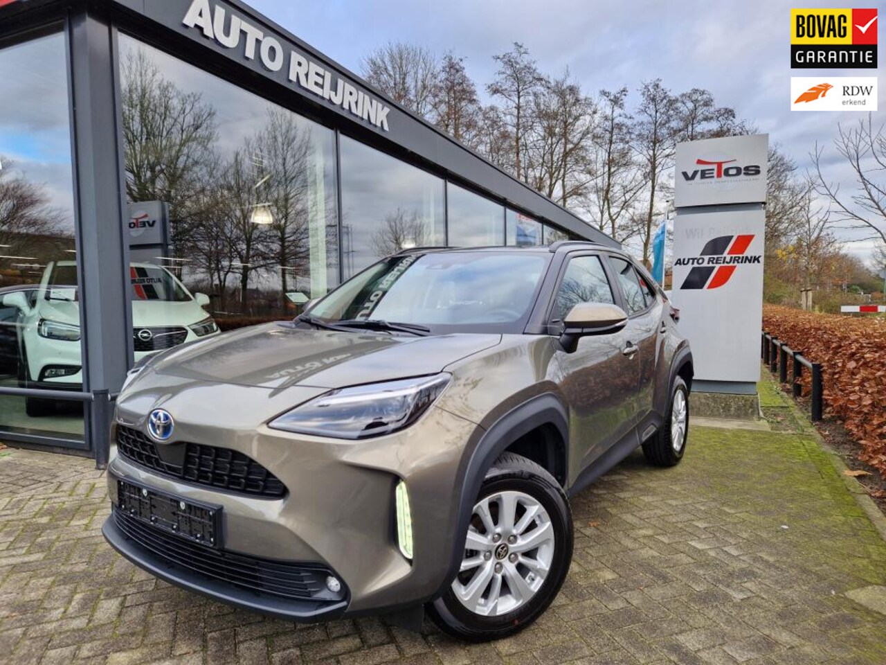 Toyota Yaris Cross - 1.5 Hybrid Active NAVI/KEYLESS/STOEL-EN STUURVERWARMING/ELECTR A-KLEP - AutoWereld.nl