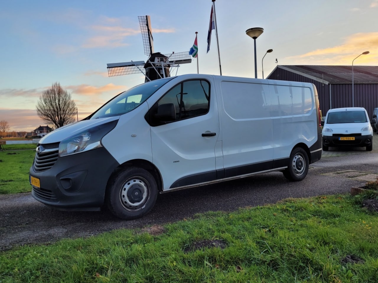 Opel Vivaro - 1.6 CDTI L2H1 120 pk/inrichting - AutoWereld.nl