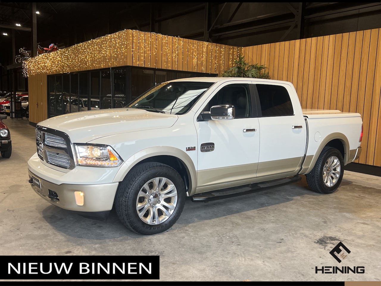 Dodge Ram 1500 - 5.7 V8 4x4 Crew Cab 5'7 Longhorn Pearl White - AutoWereld.nl