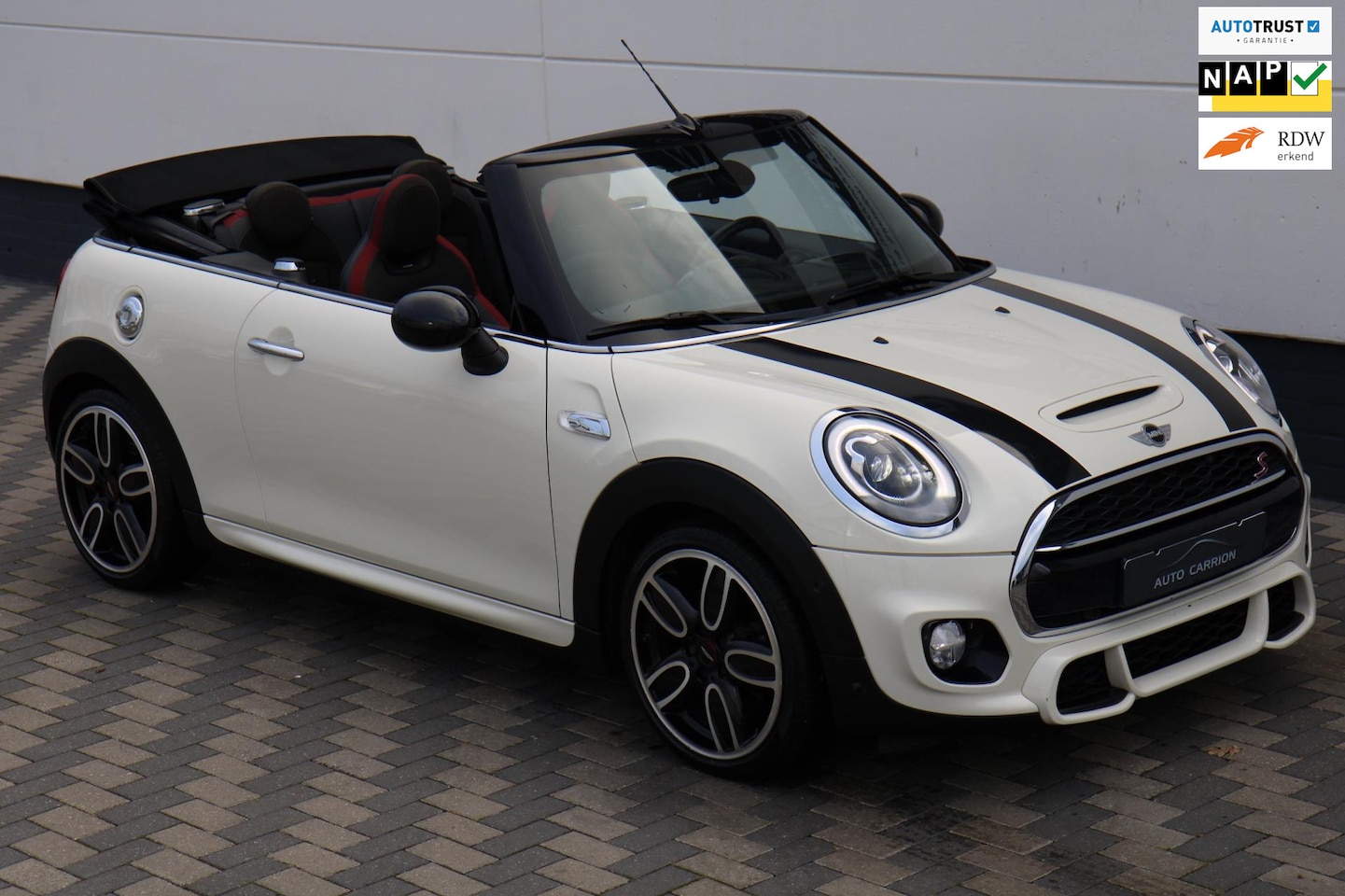 MINI Cabrio - 2.0 Cooper S 192PK JCW-Pack LED Navi HUD H&K !! - AutoWereld.nl