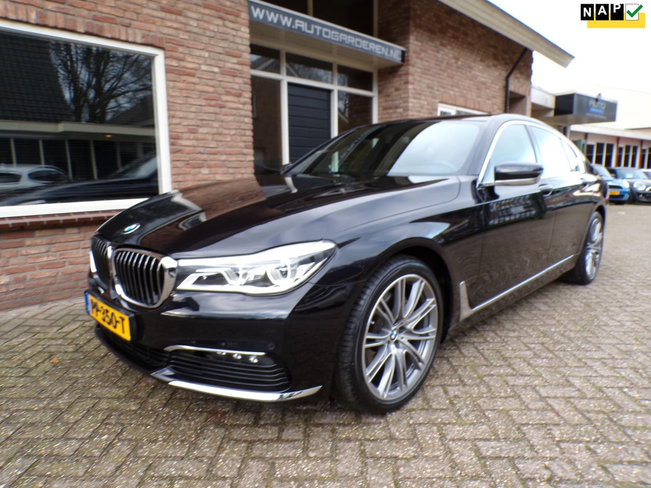 BMW 7-serie - 740i High Executive Invidual Automaat / Leder / Head Up - AutoWereld.nl