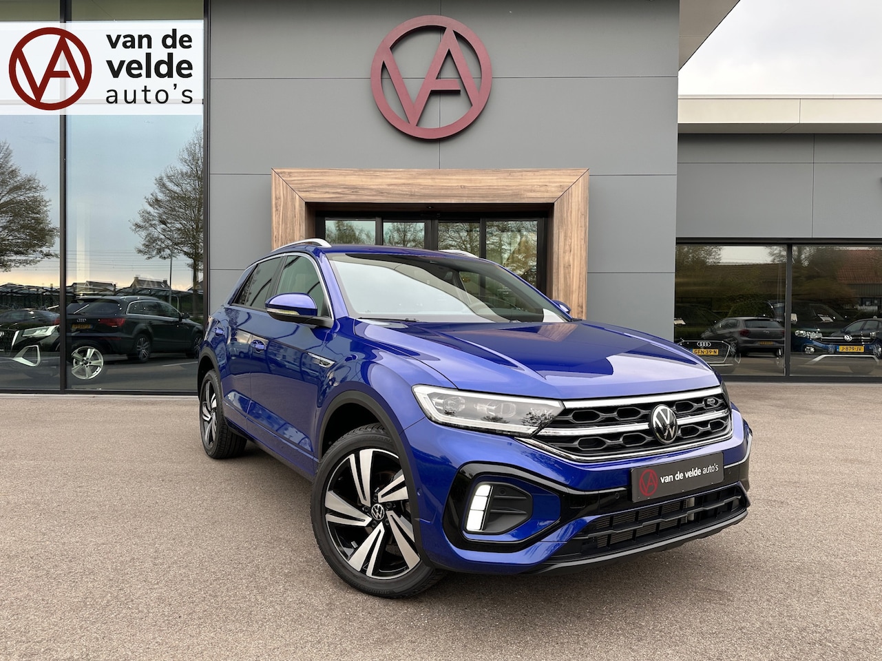 Volkswagen T-Roc - 1.5 TSI 150pk R-Line | Camera | Elek. Achterklep | Keyless | Rijklaar incl. garantie - AutoWereld.nl