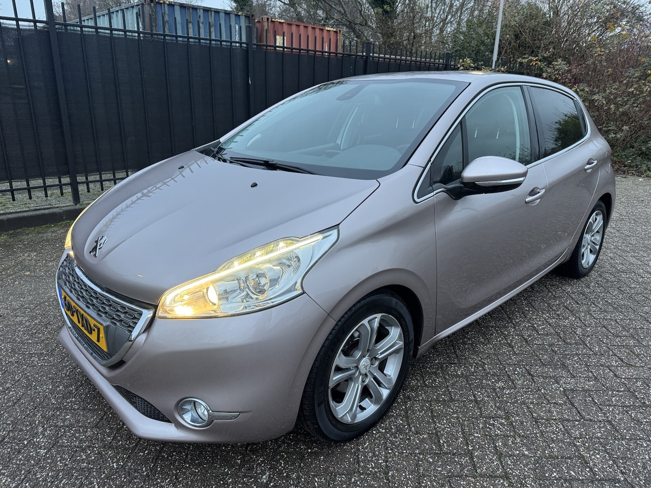 Peugeot 208 - 1.6 VTi Allure Clima/Navi/Cruise/LMV/PDC - AutoWereld.nl