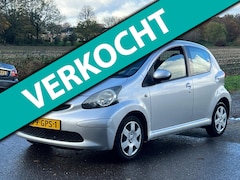 Toyota Aygo - 1.0-12V + AIRCO/ELEKRAMEN/GOEDE BANDEN/LEUKE AUTO APK AFLEVERING NIEUW