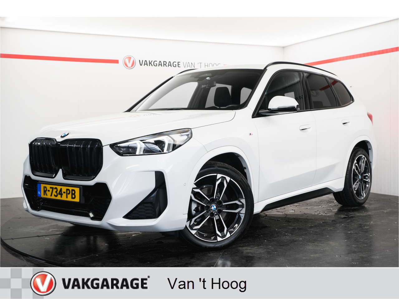 BMW X1 - sDrive18i M-Sport pakket elektrische trekhaak Alcantara sportstoelen Camera - AutoWereld.nl