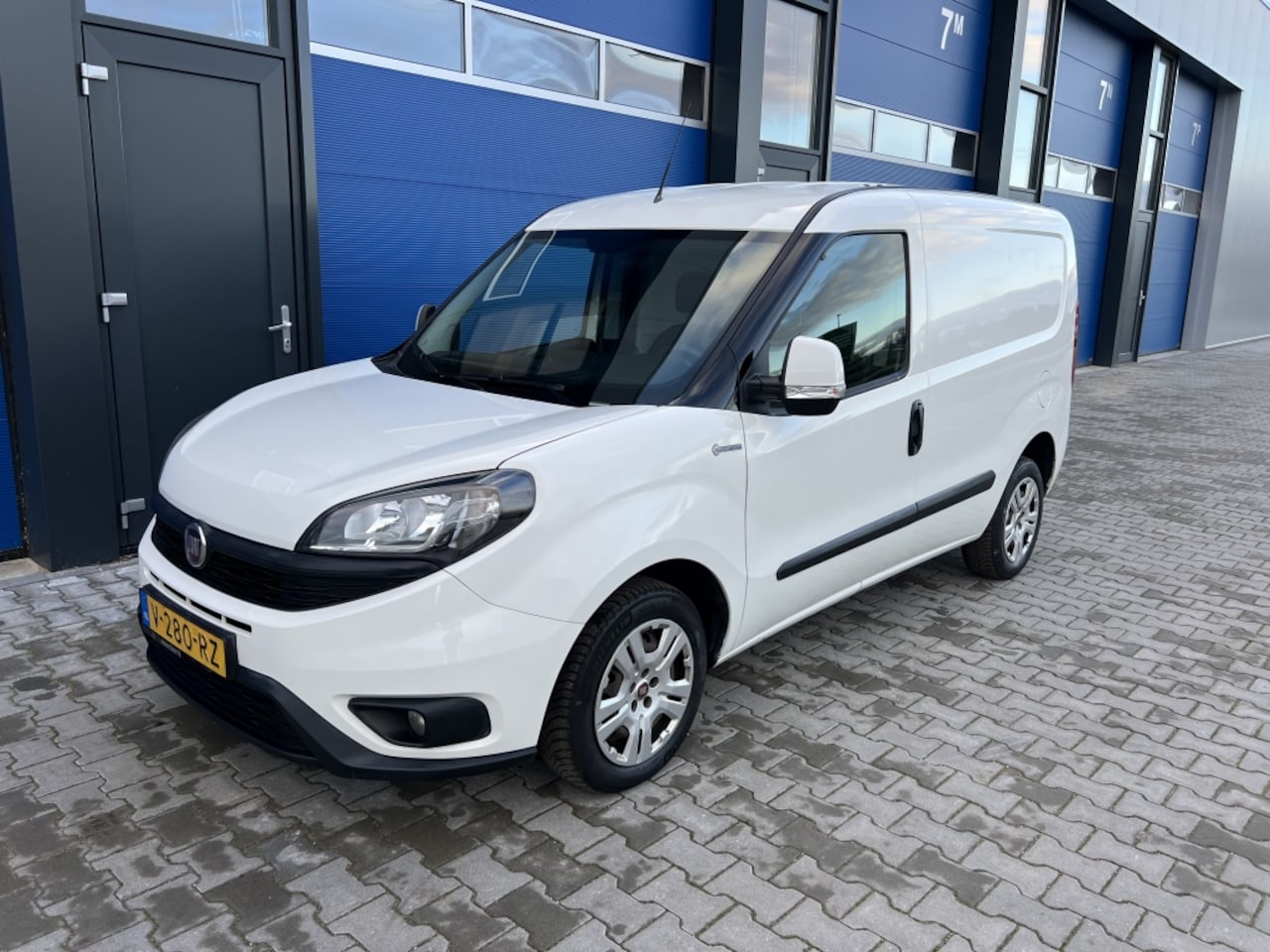 Fiat Doblò Cargo - 1.3 MJ L1H1 SX 1.3 MJ L1H1 SX - AutoWereld.nl