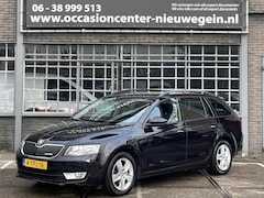 Skoda Octavia Combi - 1.6TDI Greenline 2014 Zwart ECC/NAVI/LMV