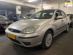 Ford Focus - 1.6-16V/Airco/trekhaak/Dealer onderhouden/Apk