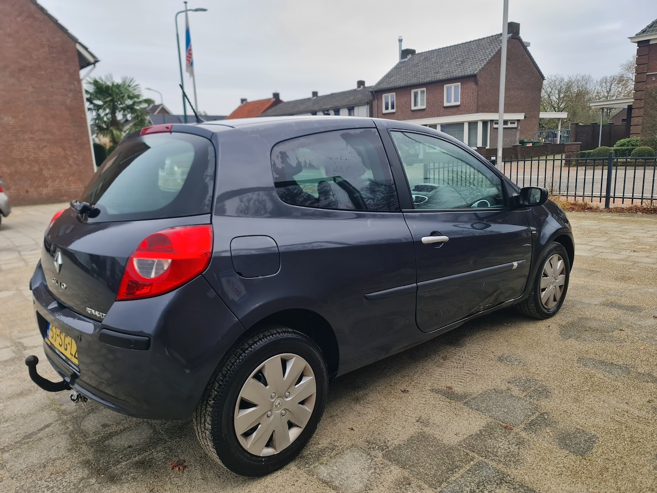 Renault Clio - 1.6-16V Initiale - AutoWereld.nl