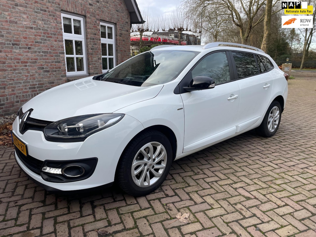 Renault Mégane Estate - 1.2 TCe Limited station - AutoWereld.nl