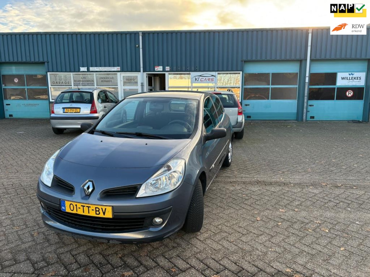 Renault Clio - 1.2-16V Extreme - APK TOT 22-01-2026 - EL RAMEN VOOR - RADIO MET AFSTANDBEDIENING - AutoWereld.nl