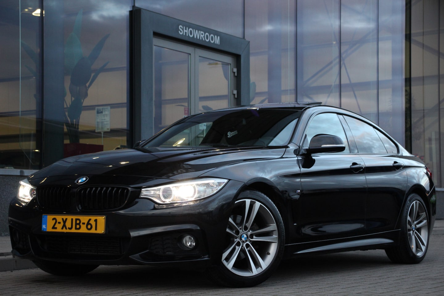 BMW 4-serie Gran Coupé - 420i Business | M-Sport | Schuifdak | Elek. Trekhaak | 184PK - AutoWereld.nl