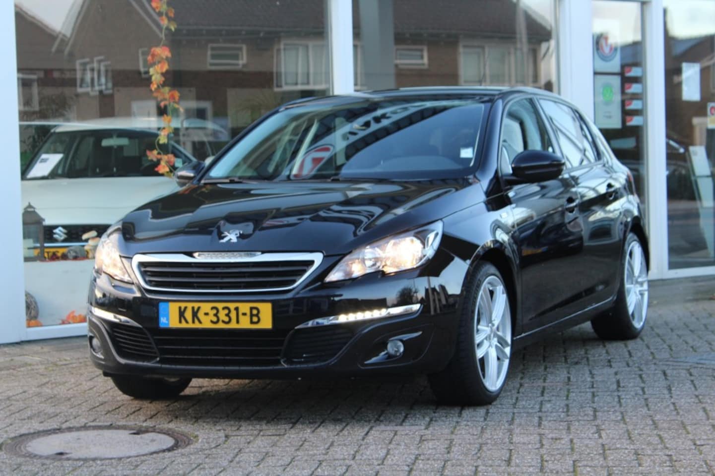 Peugeot 308 - 1.2 PureTech Style 1.2 PURETECH STYLE - AutoWereld.nl