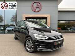 Volkswagen Touran - 1.5 TSI 150pk DSG Highline 7-persoons | Led | Dode hoek | Navi | Elek. Achterklep | Keyles