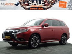 Mitsubishi Outlander - 2.0 PHEV Executive Edition Aut- Xenon Led, Stoelverwarming, Camera, Park Assist, Clima, Na