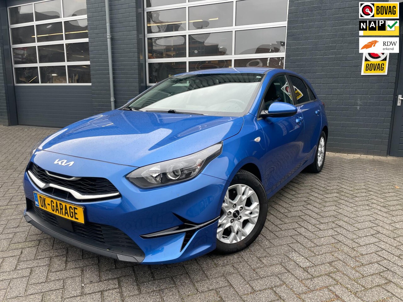 Kia Cee'd - Ceed 1.0 T-GDi DynamicLine NIEUWE TYPE, Apple carplay, Navi, Camera - AutoWereld.nl