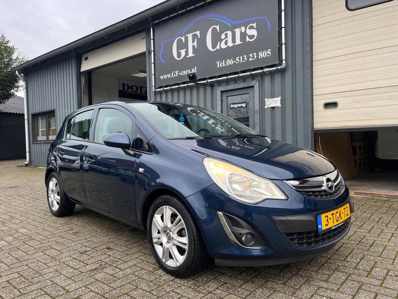 Opel Corsa - 1.2-16V Cosmo 2011 APK NAP AIRCO - AutoWereld.nl