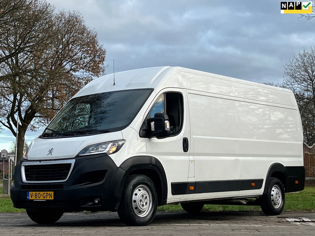 Peugeot Boxer - 435 2.2 BlueHDi 140 L4H2|airconditioning|cruise control|drie zitplaatsen|achteruitrijcamer - AutoWereld.nl