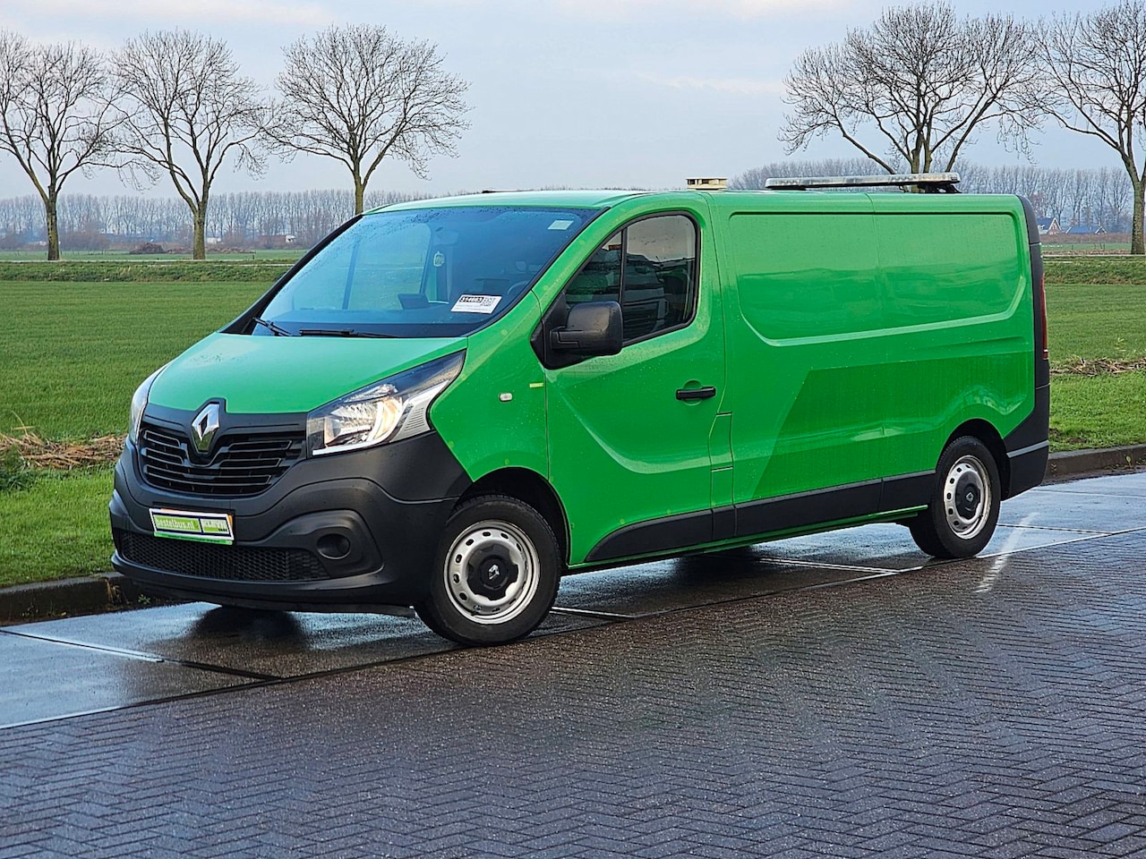 Renault Trafic - 1.6 dCi T29 L2H1 Energy airco, navi, pdc, trekhaak - AutoWereld.nl