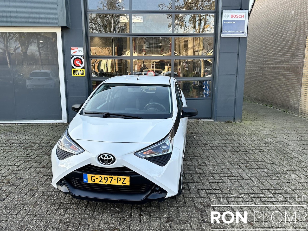 Toyota Aygo - 1.0 VVT-i x-fun / Airco/ Bluetooth/ LED/ Elektrische ramen - AutoWereld.nl