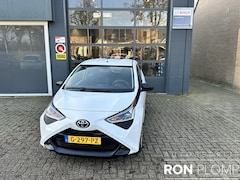 Toyota Aygo - 1.0 VVT-i x-fun / Airco/ Bluetooth/ LED/ Elektrische ramen