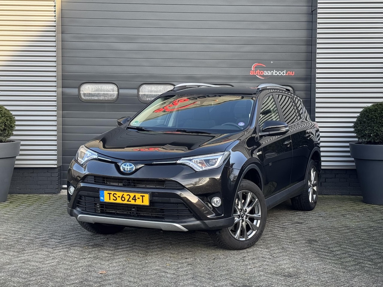 Toyota RAV4 - 2.5 Hybrid AWD Dynamic | Camera | Navigatie | Lane Assist | Stoelverwarming | Climate Cont - AutoWereld.nl